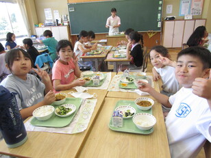 給食の時間４