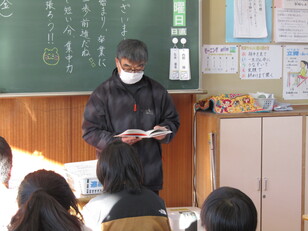 朝の読み聞かせ11