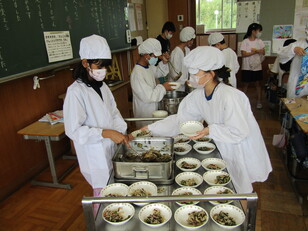 給食7