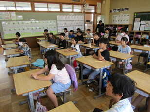 朝の読み聞かせ6