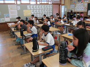 朝の読み聞かせ8