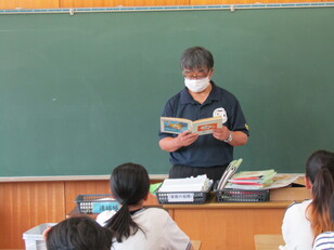朝の読み聞かせ9