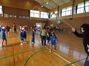 長縄跳び１