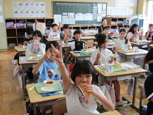 給食3