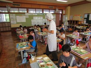 給食1