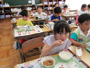 給食4