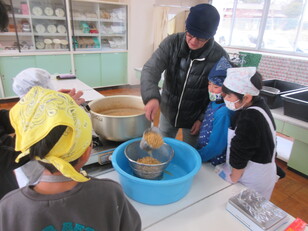 大豆を引き上げる