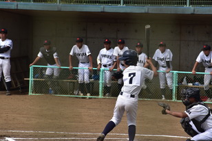 ４
