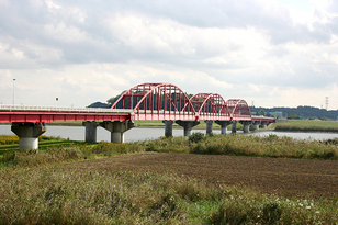 橋の全景写真